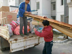 一站式專業(yè)搬家服務(wù) 家具拆裝、空調(diào)移機(jī)與多樣化車型選擇
